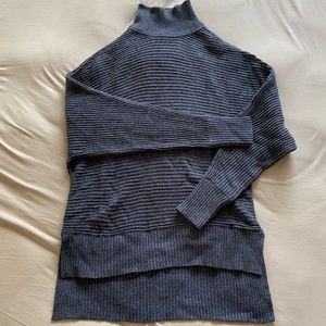 💥FINAL SALE💥 High-Low LOFT Turtleneck